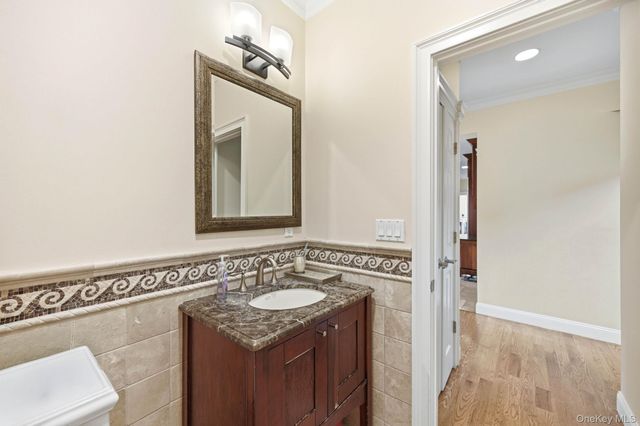 17 Meadow Crest Drive, Mahopac, NY 10541