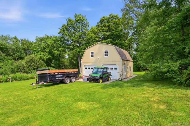 17 Meadow Crest Drive, Mahopac, NY 10541