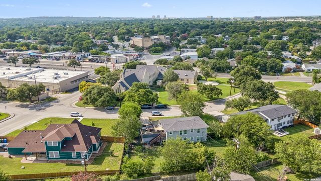 130 SENISA DR, San Antonio, TX 78228
