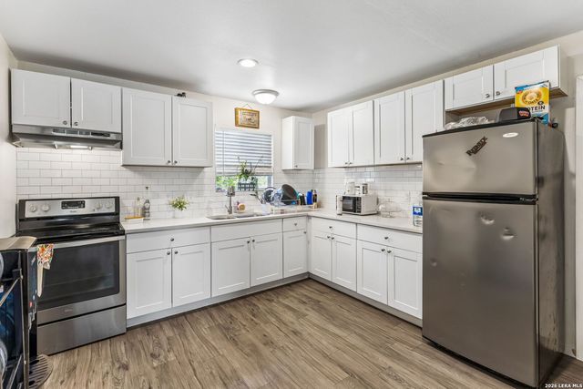130 SENISA DR, San Antonio, TX 78228