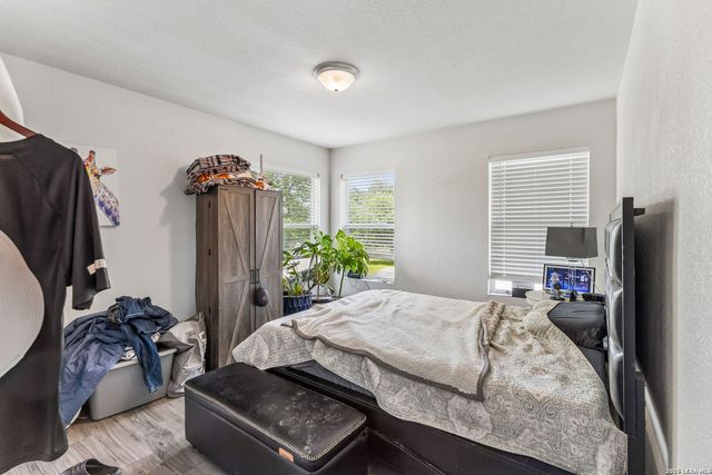130 SENISA DR, San Antonio, TX 78228