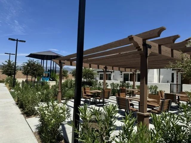 16100 Lumia, Fontana, CA 92336