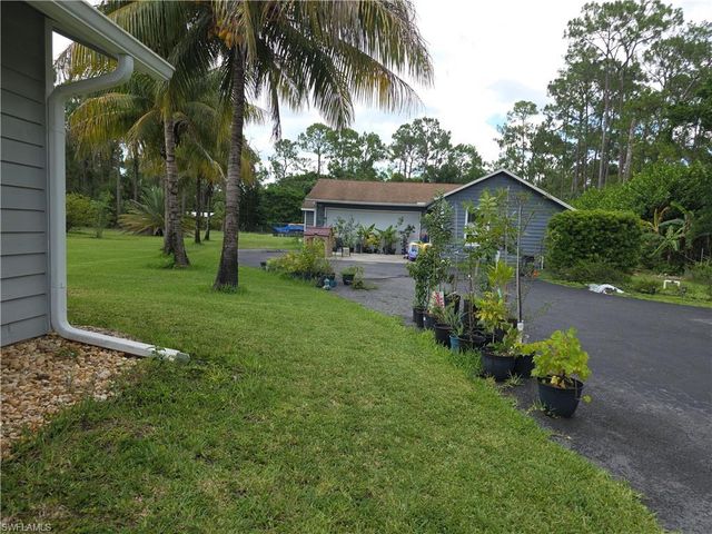 6011 Sea Grass LN, Naples, FL 34116