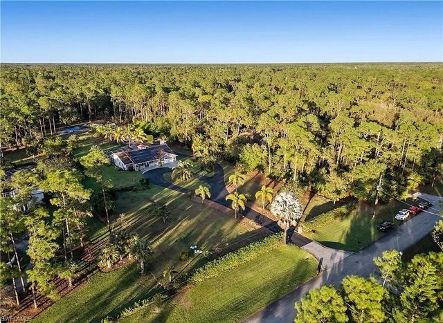 6011 Sea Grass LN, Naples, FL 34116