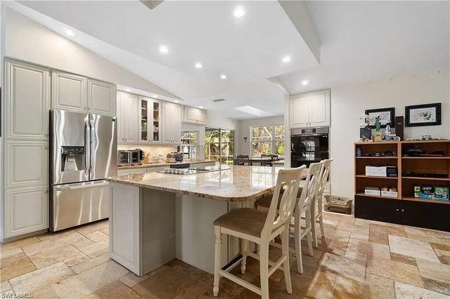 6011 Sea Grass LN, Naples, FL 34116