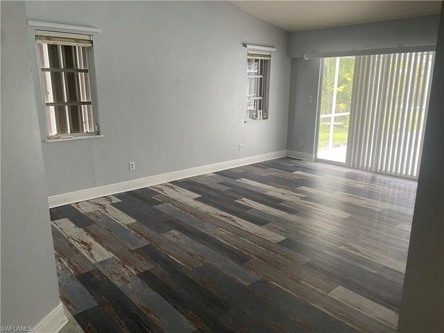 6011 Sea Grass LN, Naples, FL 34116