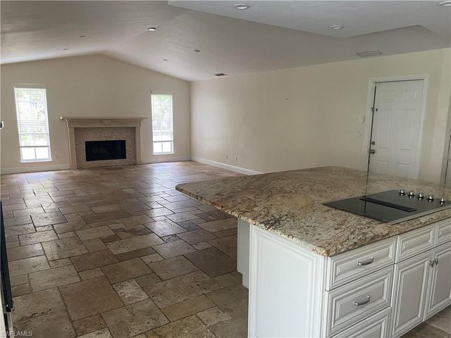 6011 Sea Grass LN, Naples, FL 34116