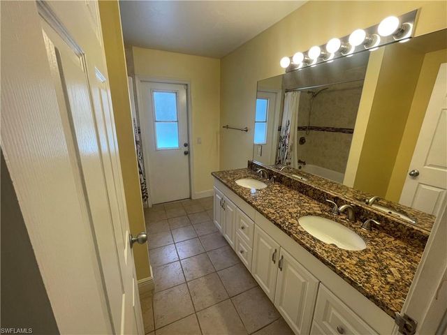 6011 Sea Grass LN, Naples, FL 34116
