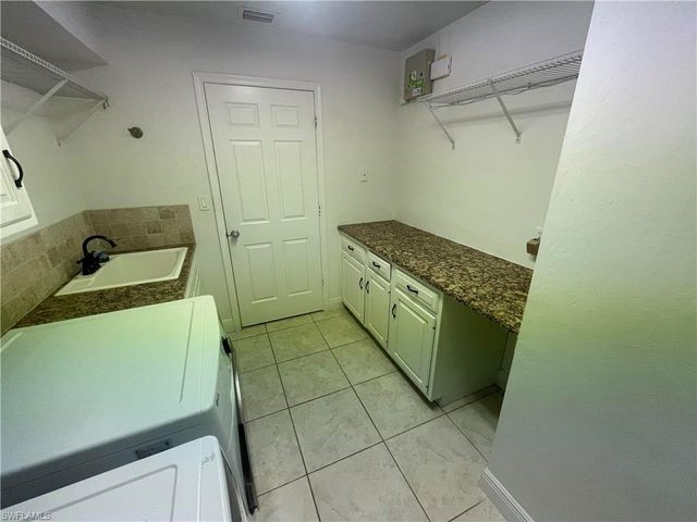 6011 Sea Grass LN, Naples, FL 34116