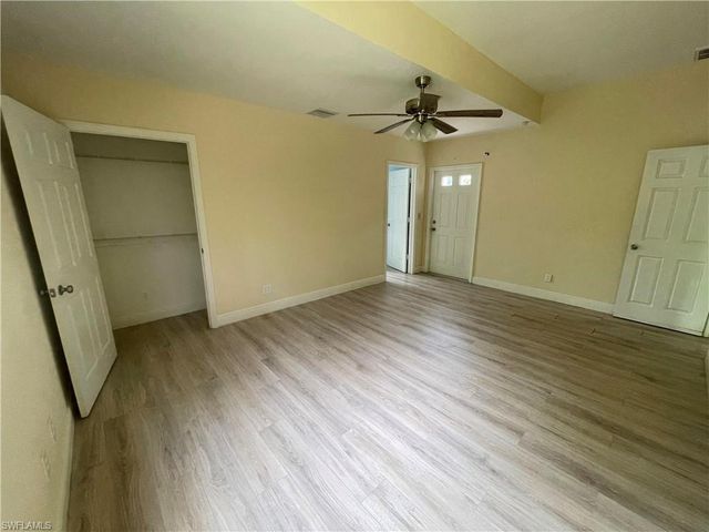 6011 Sea Grass LN, Naples, FL 34116