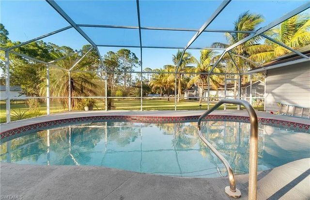 6011 Sea Grass LN, Naples, FL 34116