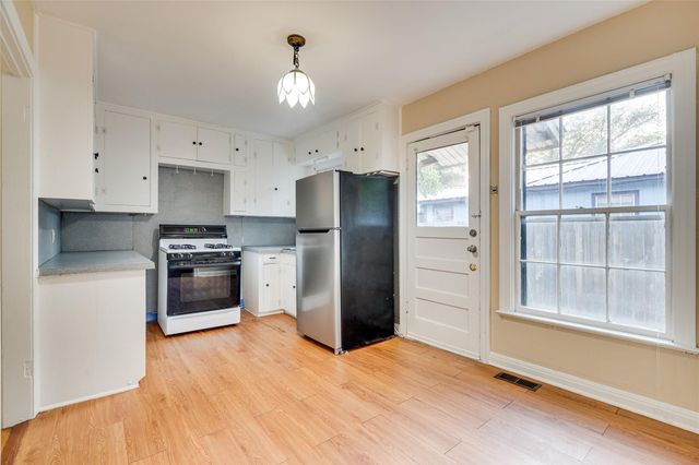 1011 E 49th ST, Austin, TX 78751