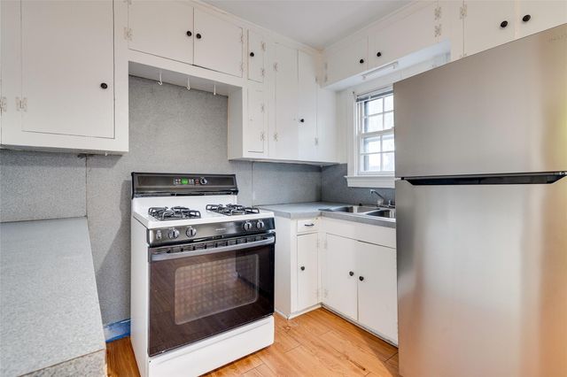 1011 E 49th ST, Austin, TX 78751