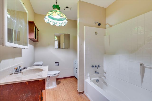 1011 E 49th ST, Austin, TX 78751