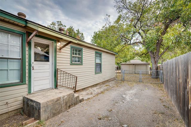1011 E 49th ST, Austin, TX 78751