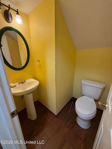 860 Ellington Drive, Biloxi, MS 39532