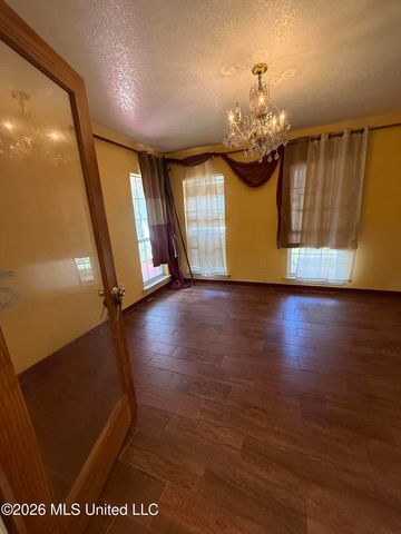 860 Ellington Drive, Biloxi, MS 39532