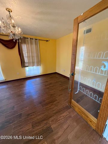 860 Ellington Drive, Biloxi, MS 39532