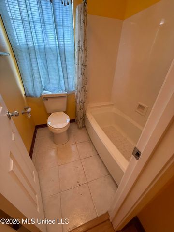 860 Ellington Drive, Biloxi, MS 39532