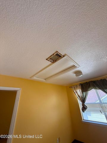 860 Ellington Drive, Biloxi, MS 39532