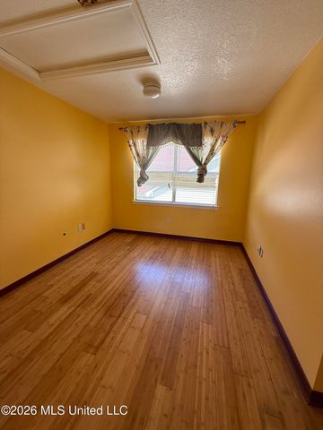 860 Ellington Drive, Biloxi, MS 39532