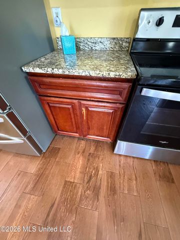 860 Ellington Drive, Biloxi, MS 39532