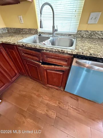 860 Ellington Drive, Biloxi, MS 39532