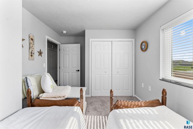203 Cherry Ln, Chamberlain, SD 57325