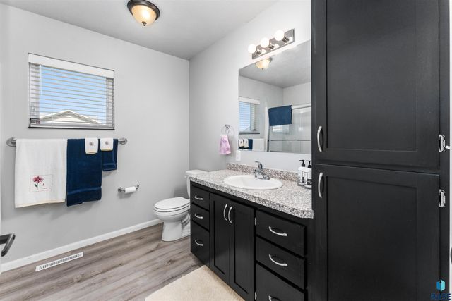 203 Cherry Ln, Chamberlain, SD 57325