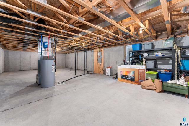 203 Cherry Ln, Chamberlain, SD 57325