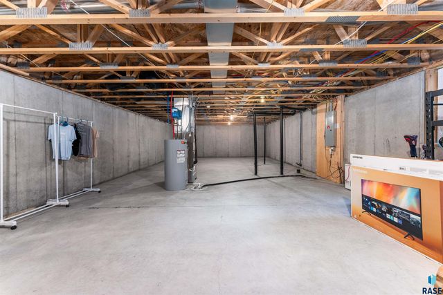 203 Cherry Ln, Chamberlain, SD 57325