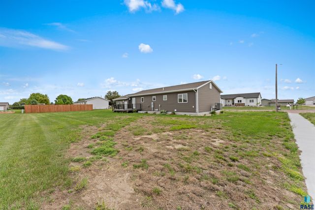 203 Cherry Ln, Chamberlain, SD 57325