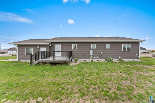 203 Cherry Ln, Chamberlain, SD 57325