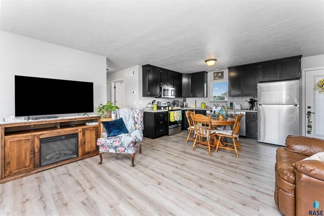 203 Cherry Ln, Chamberlain, SD 57325