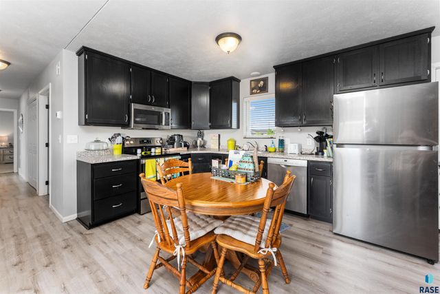 203 Cherry Ln, Chamberlain, SD 57325