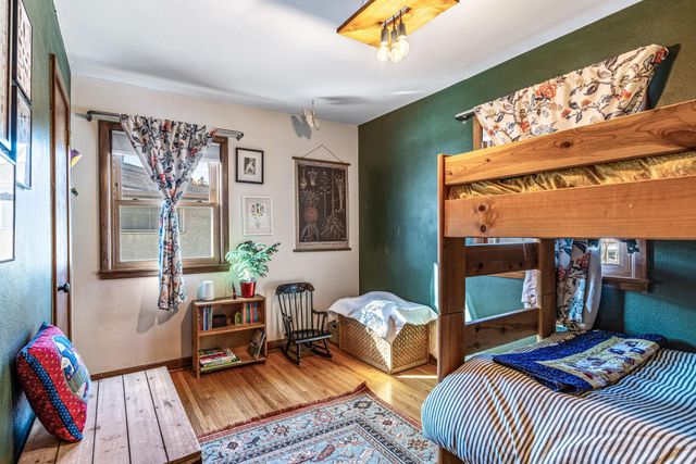 1205 Laurie Road W, Roseville, MN 55113