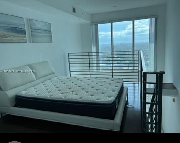 60 SW 13th St 3017, Miami, FL 33130