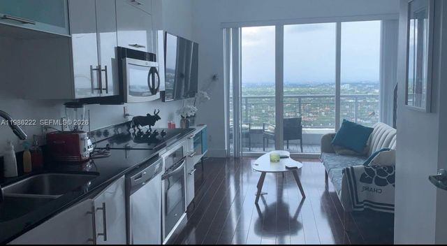 60 SW 13th St 3017, Miami, FL 33130