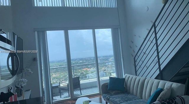 60 SW 13th St 3017, Miami, FL 33130