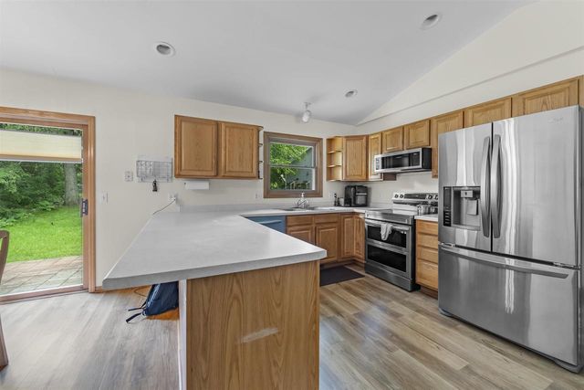 15 Naylor Circle, Madison, WI 53719