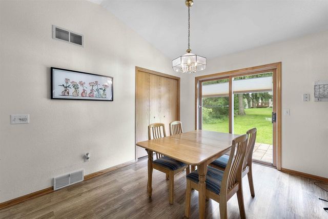 15 Naylor Circle, Madison, WI 53719