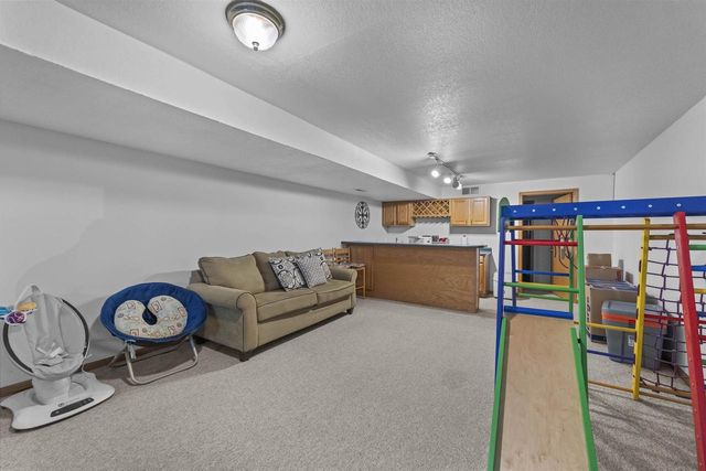 15 Naylor Circle, Madison, WI 53719