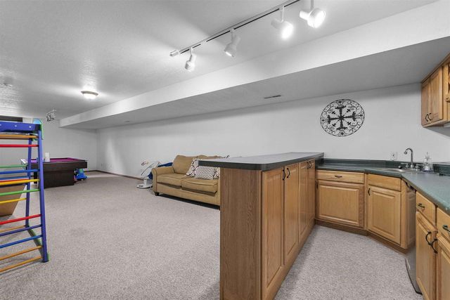 15 Naylor Circle, Madison, WI 53719