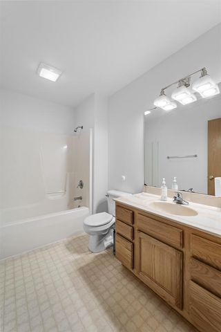 15 Naylor Circle, Madison, WI 53719