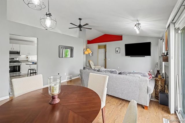2830 Bayberry Drive, Waterford, MI 48329