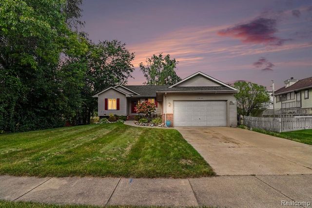 2830 Bayberry Drive, Waterford, MI 48329