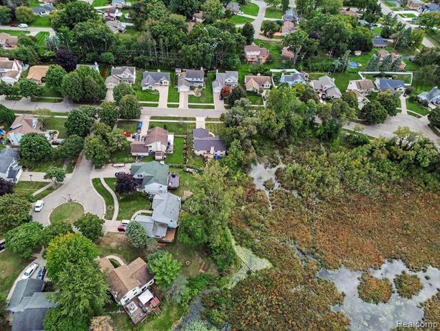 2830 Bayberry Drive, Waterford, MI 48329