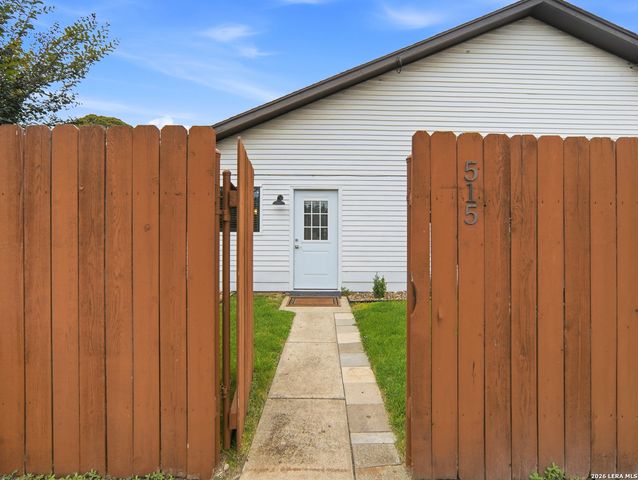 515 Oak Park Dr Unit 515, Boerne, TX 78006