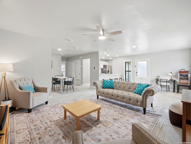 515 Oak Park Dr Unit 515, Boerne, TX 78006