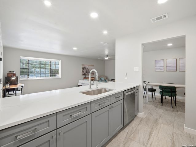 515 Oak Park Dr Unit 515, Boerne, TX 78006